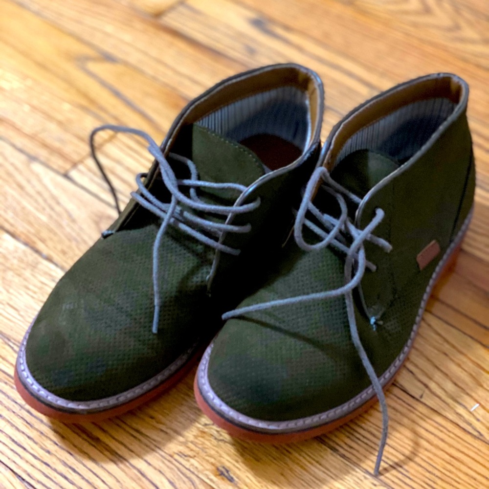 Boys shoes